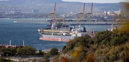 Ukraine-Krieg: Ukrainische Streitkräfte greifen ​zwei Tanker von Putins Schattenflotte an