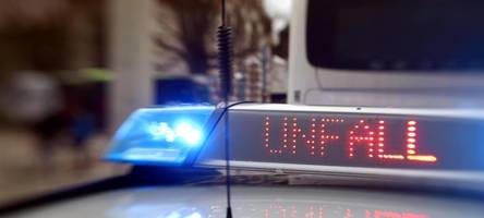 Verkehrsteilnehmer flieht nach Unfall