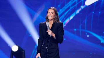 eine der attraktivsten frauen auf diesem planeten: laura wontorra begeistert dsds-fans im kleinen schwarzen