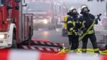 Notfälle: Haus nach Explosion unbewohnbar - vier Menschen in Klinik