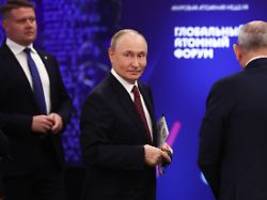 Firmen melden schwache Nachfrage: Talfahrt der russischen Industrie hält elften Monat in Folge an