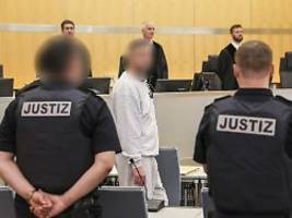 war reine provokation: angeklagter spielt zum prozessauftakt politiker-todeslisten herunter