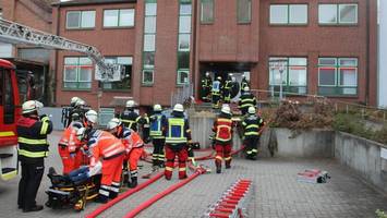 feuerwehreinsatz in sparkasse – danach wird die filiale abgerissen