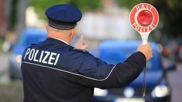 Kurios: Polizei stoppt Berliner mit selbst gestalteten Kennzeichen