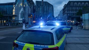 Augenzeugen erlebten Amokfahrt: Auto mit Karacho, Knall – und Menschen, die sofort helfen