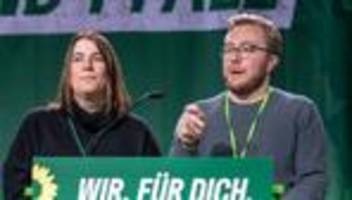 grüne in der opposition: grüne wählen neue doppelspitze - drei kandidierende