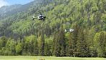 hubschrauber gegen die flammen: waldbrand am saurüsselkopf: lage bleibt kritisch
