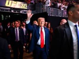 Fans bekommen Mega-Show im Park: Trumps Käfig-Spektakel wird Inszenierung fürs US-Militär