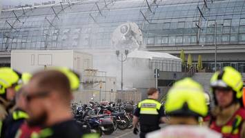 rauchschwaden über dem berliner hauptbahnhof – brandmeldeanlage ausgelöst