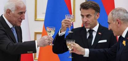 emmanuel macron: chanson beim staatsbankett in armenien