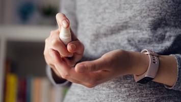 Melatonin-Sprays: „Öko-Test“ lässt fast alle Präparate durchfallen