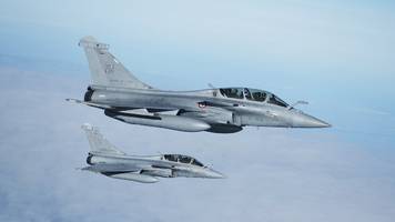 Französische Rafale-Jets haben zwei russische Su-24 abgefangen, die unerlaubt in Nato-Luftraum eingedrungen sind