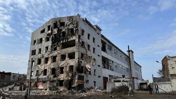 russische drohnen und raketen töten vier menschen – selenskyj prangert zynischen angriff an