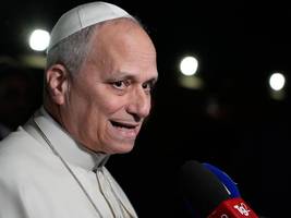 Leute: „Würde es einen Unterschied machen, wenn ich Ihnen sage, dass ich Papst Leo bin?“