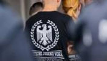 neonazi-gruppen: ermittler gehen gegen mutmaßliche neonazis vor