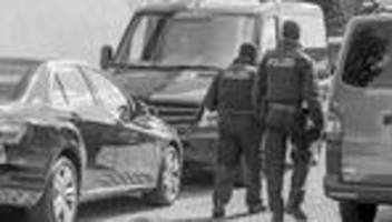 Bundesweite Großrazzia: Jung, rechtsextrem, gewaltbereit