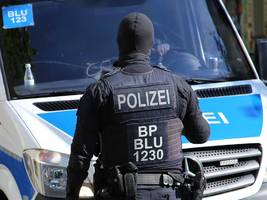 innere sicherheit: großrazzia gegen gewaltbereite rechtsextreme