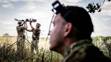 Hubschrauber zerstört: Ukraine feiert Drohnen-Coup in russischem Hinterland
