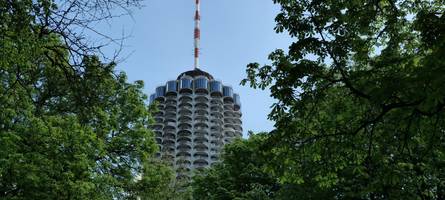 hotelturm wackelte, kinder fielen aus dem bett: beben in italien hatte folgen in augsburg
