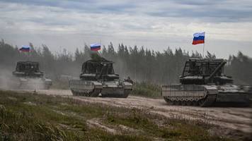 russland hat heimlich ein riesiges militärnetzwerk in belarus aufgebaut – es kann die ukraine jederzeit angreifen