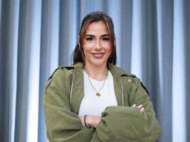 leute: sarah engels singt zur not im schlafanzug