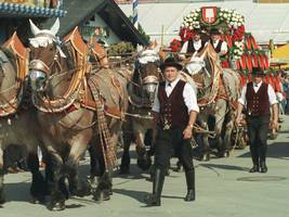 streit um oktoberfest-monopol: der mythos der münchner brauereien gerät ins wanken