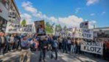 sparkassen-einbruch: demo nach millionen-coup – kunden fordern geld zurück