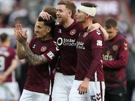 Deutscher Keeper mittendrin: Titel-Sensation naht: Hearts schockieren die Glasgow-Giganten