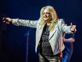 Zustand nach OP verschlechtert: Sängerin Bonnie Tyler soll im Koma liegen