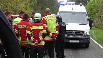 chemikalien an der a7 entdeckt – autohof und abfahrt gesperrt