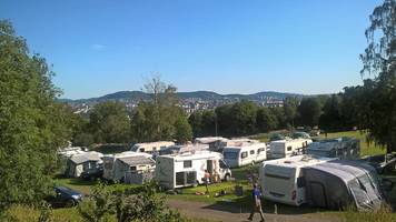 „wollten hier alt werden”: dauercamper klagen über bevorstehende räumung ihres campingplatzes