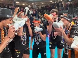meisterschaft für berliner volleyballer: gewankt, aber nicht gefallen
