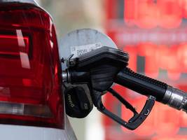 Tankstellen: Spritpreise fallen auf tiefsten Stand seit zwei Monaten