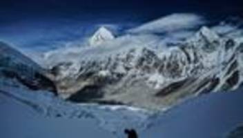 Mount Everest: Mount Everest: Rekordzahl an Kletterzulassungen