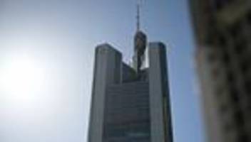 commerzbank: commerzbank will 3.000 weitere stellen streichen