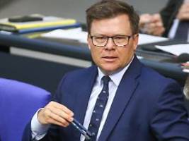 Brandgefahr im Hausmüll : Umweltminister Schneider kündigt Verbot von Einweg-Vapes an