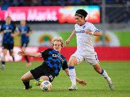 2. Liga: 1. FCK ärgert Bielefeld: SC Paderborn fliegt Chancenwucher um die Ohren