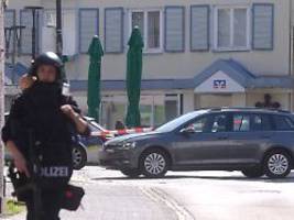 Polizei vor Ort: Geiselnahme in Bank im rheinland-pfälzischen Sinzig