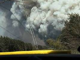 Warnung vor radioaktiven Stoffen: Großer Waldbrand lodert neben der Atomruine von Tschernobyl