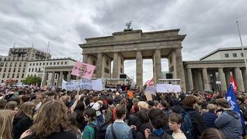 „Wer will für ein Land sterben, das nicht mal die Schultoiletten saniert?“