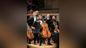 Der Cellist berauscht die Philharmonie und irritiert zugleich