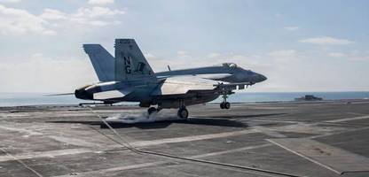 Krieg in Nahost: US-Flugzeuge feuern auf Tanker unter iranischer Flagge