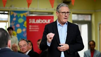schlappe für labour am superwahltag – muss starmer um seinen job fürchten?