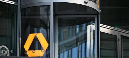 Um eine Übernahme abzuwenden: Commerzbank streicht tausende Jobs