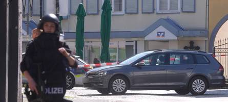 Offenbar mehrere Täter und mehrere Geiseln: Großeinsatz in Bank im rheinland-pfälzischen Sinzig