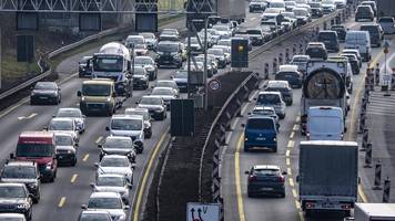 Zölle, Druck, Unsicherheit: Drei Wege aus der Auto-Krise