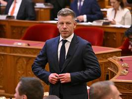 Ungarn: Peter Magyar zum neuen Ministerpräsidenten gewählt
