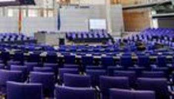 Sonntagstrend: AfD liegt bei Sonntagstrend erstmals fünf Prozentpunkte vor der Union