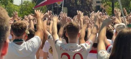 alle in weiß! impressionen vom fanmarsch der fca-anhänger