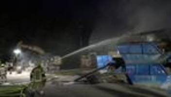brände: brand in müllverarbeitungs-anlage sorgt für großeinsatz